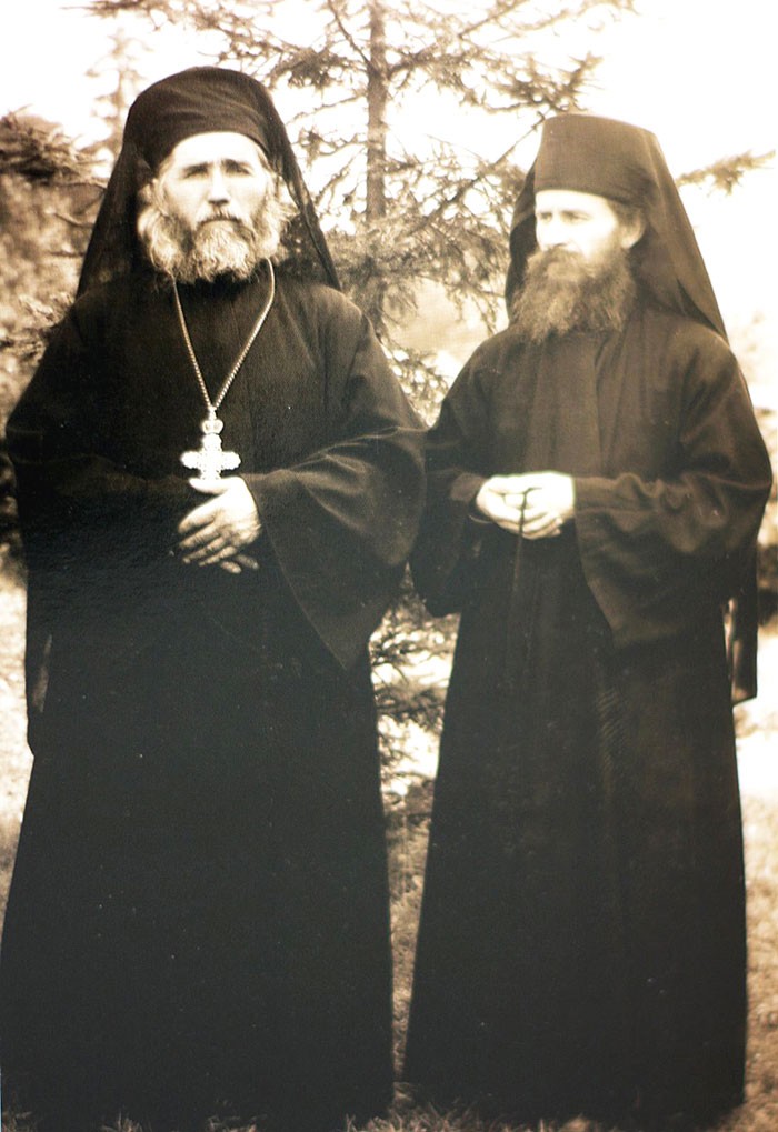Părintele Ilie Cleopa împreună cu părintele Ioanichie Moroi